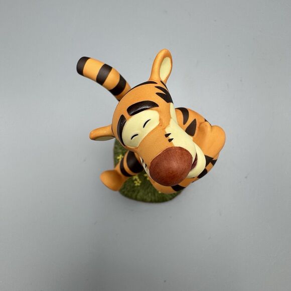 Vtg Disney Pooh and Friends Winnie the Pooh Tigger Figurine You’re Huggeriffic - Picture 3 of 14